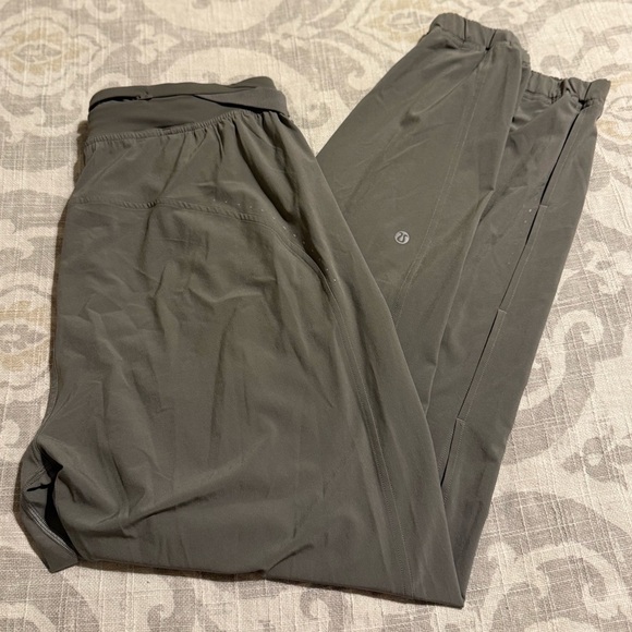 Lululemon Adapted State High Rise Jogger Airflow Carbon dust 8 - Picture 1 of 8